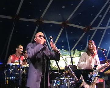 Tollwood SALSABAND WAWANCO:050Yanet+.jpg (21631 Byte)